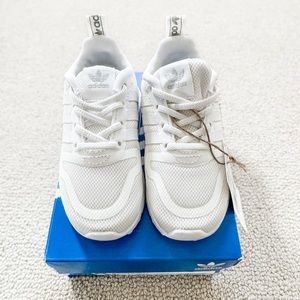 adidas Multix in White